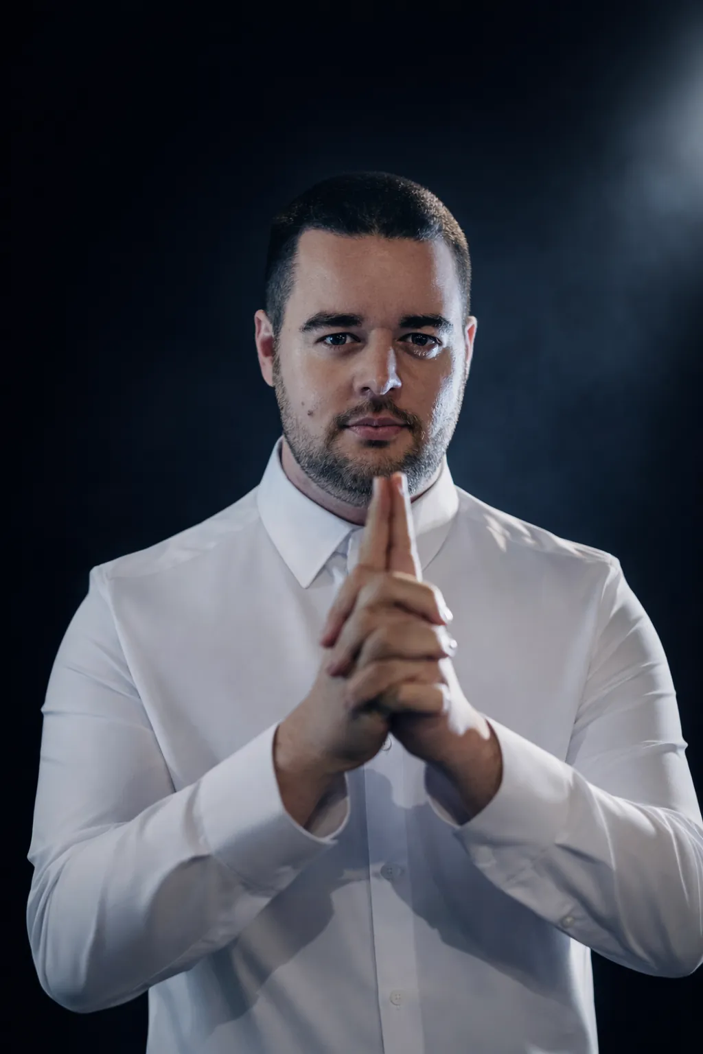 Nicolas Peillard, hypnotiseur et mentaliste HypnoNico